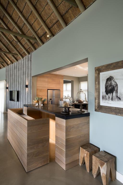 Mhondoro Safari Lodge & Villa Welgevonden Game Reserve Bagian luar foto