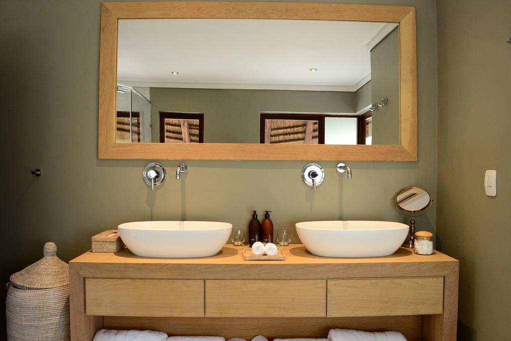Mhondoro Safari Lodge & Villa Welgevonden Game Reserve Bagian luar foto
