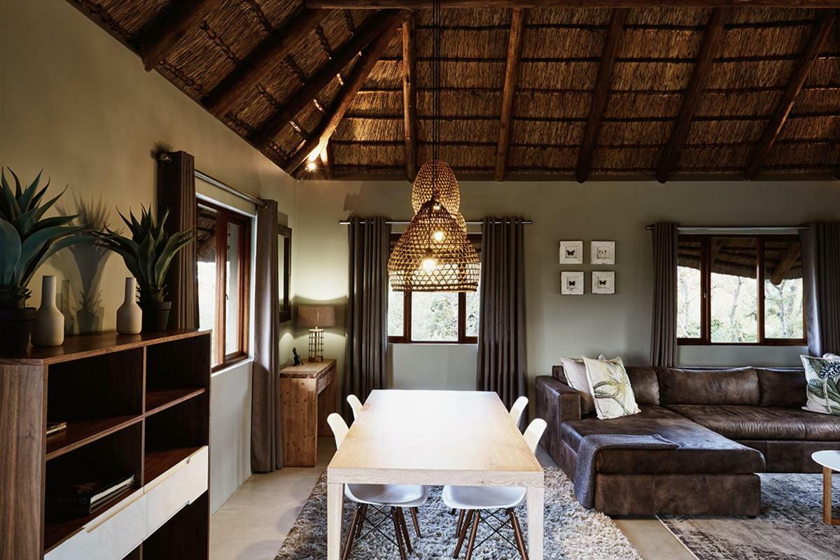 Mhondoro Safari Lodge & Villa Welgevonden Game Reserve Bagian luar foto